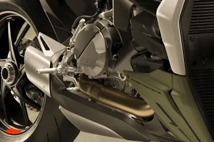 Ducati Streetfighter V2