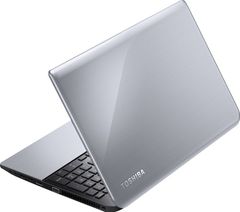 Toshiba Satellite L50-A X0111 Notebook vs Apple MacBook Air 2020 MGND3HN Laptop