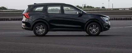Mahindra XUV700 Blaze Edition AX7 Diesel AT Luxury Pack