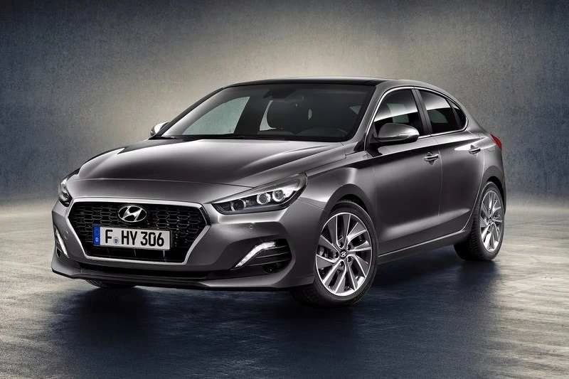 Hyundai i30 Price in India 2025, Full Specs & Review | Smartprix