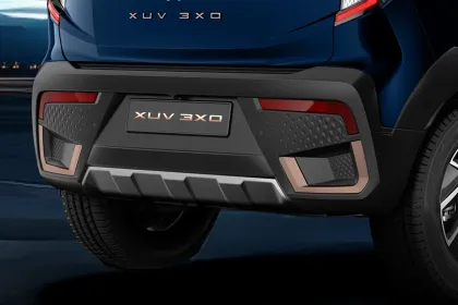 Mahindra XUV 3XO EV AX5