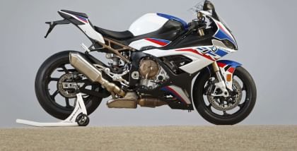 BMW S 1000 RR Price in India 2025, Full Specs & Review | Smartprix