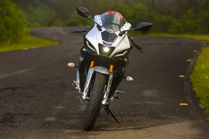 Yamaha R15 V4 Metallic Red