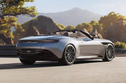 Aston Martin DB12 Volante