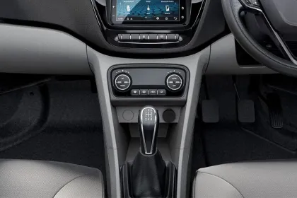 Tata Tiago XE