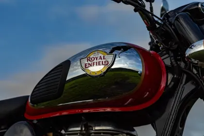 Royal Enfield Classic 350 Dark Alloy