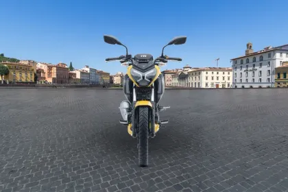 TVS Raider Split Seat