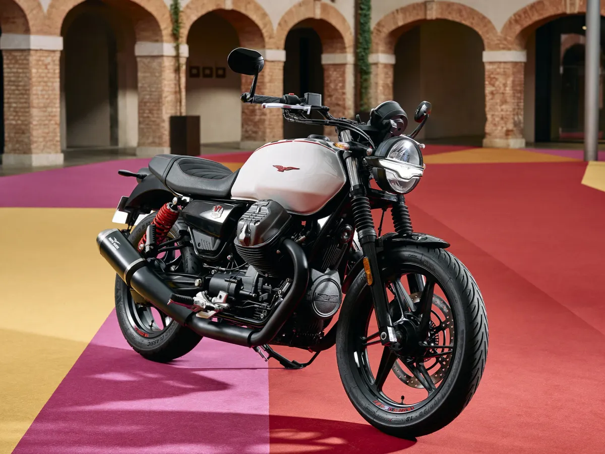 Moto Guzzi V7 Classic Cafe Racer Moto Guzzi V7 Price In India 2025