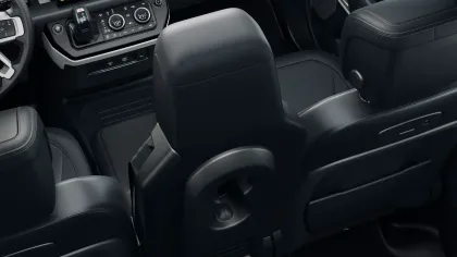 Land Rover Defender 130