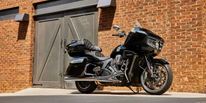 Indian Pursuit Dark Horse