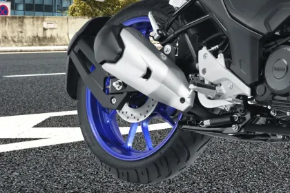 Yamaha FZS-FI V4