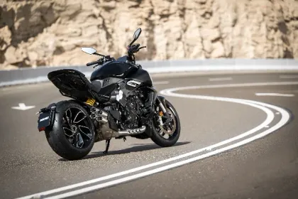 Ducati Diavel V4