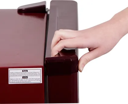 Electrolux REF EBP163BS-FDA 150 L Single Door Refrigerator (Burgundy Stripes)