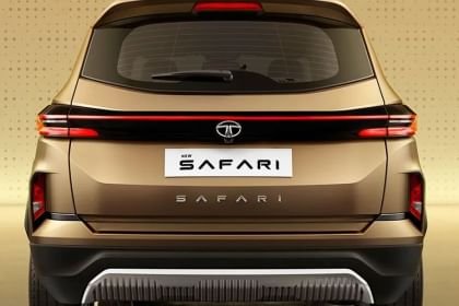 Tata Safari Pure Plus S Dark AT