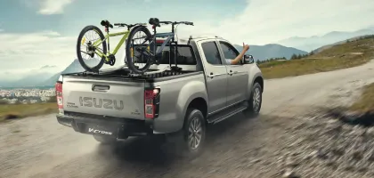 Isuzu V-Cross 4WD Z Prestige AT