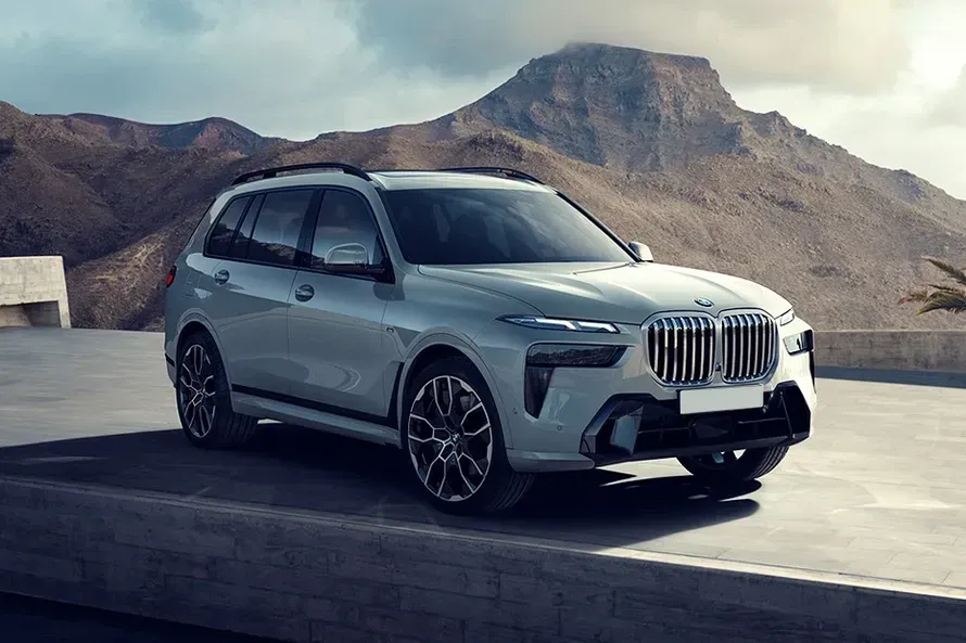 BMW X7 Price in India 2025, Full Specs & Review | Smartprix