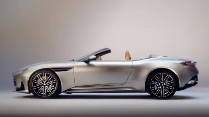 Aston Martin DB12 Volante
