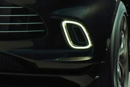 Aston Martin DBX V8