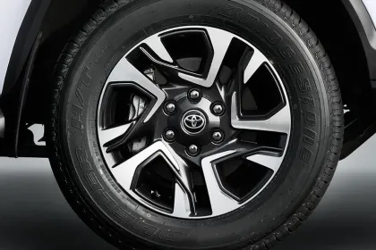 Toyota Fortuner Legender