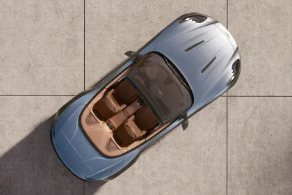 Aston Martin DB12 Volante