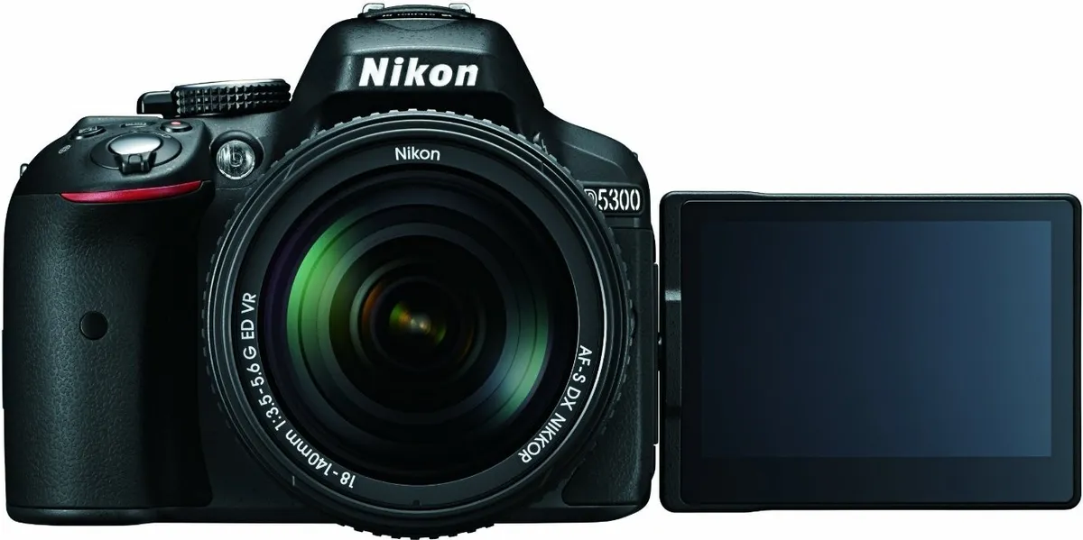 Nikon D5300 DSLR (AF-S 18-140mm VR Kit Lens) Price in India 2025