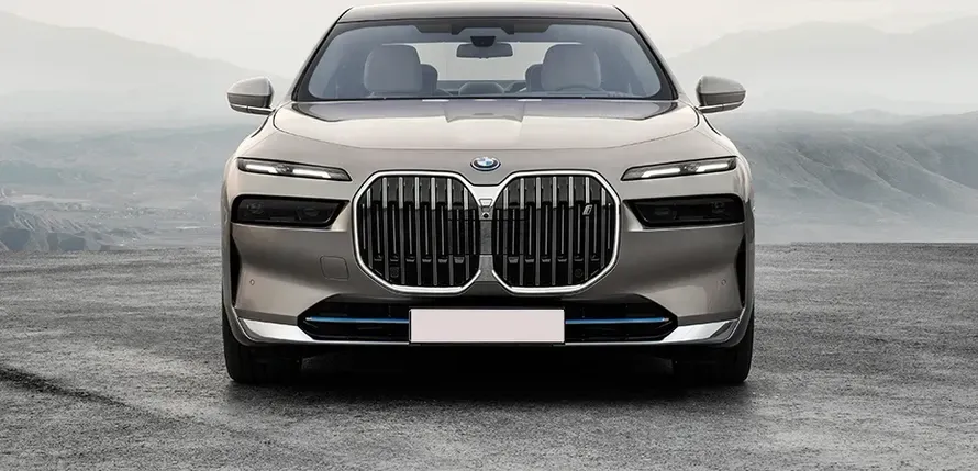 BMW i7 Price in India 2026, Full Specs & Review | Smartprix