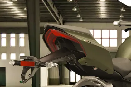 Ducati Streetfighter V2