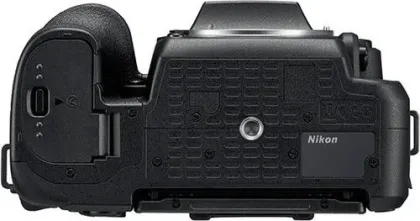 Nikon D7500 Mirrorless Camera with 18-55mm Lens