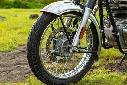 Royal Enfield Classic 350 Dark Alloy