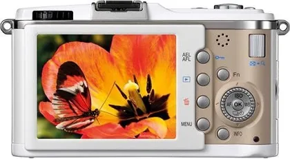 Olympus E-P1 Pen Digital Camera / 14-42mm M.Zuiko Digital Lens