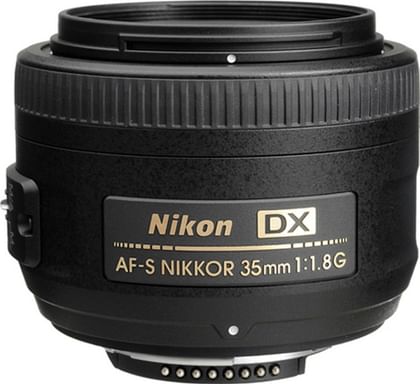 Nikon D7000 with 18-105mm + 35 mm Lens