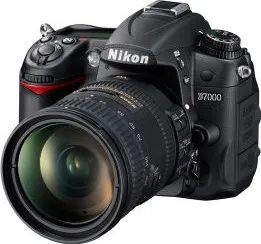 NIKON D-7000 DSLR CAMERA BODY WITH NIKON 18-140 AF-S DX VR LENS