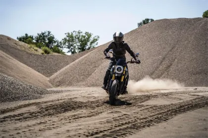 Moto Morini Seiemmezzo Scrambler