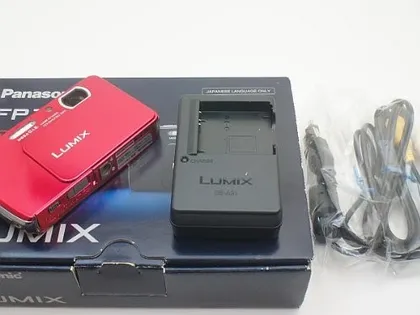 PANASONIC LUMIX FP-7GA DIGITAL CAMERA
