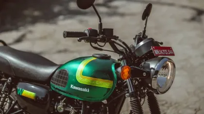 Kawasaki W175 Metallic Ocean Blue