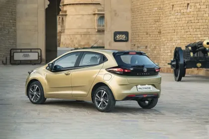 Tata Altroz XZA Plus OS DCT