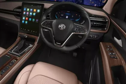 MG Hector Plus Smart 7 Str Diesel