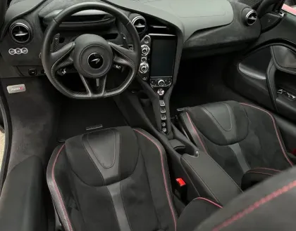 McLaren 720S Coupe
