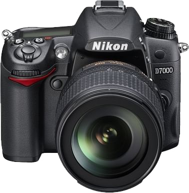 Nikon D7000 DSLR Camera (AF-S 18-105mm VR Kit Lens)